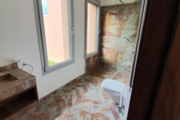 094c7f04-a3f8-4cbd-b463-6758d9f620e4