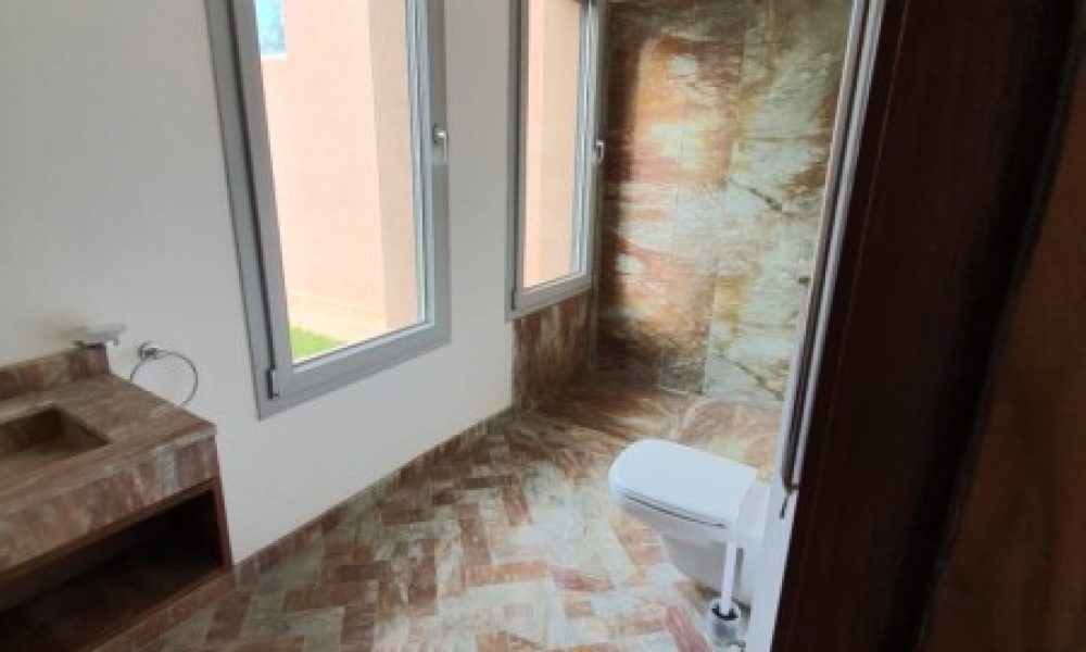 094c7f04-a3f8-4cbd-b463-6758d9f620e4