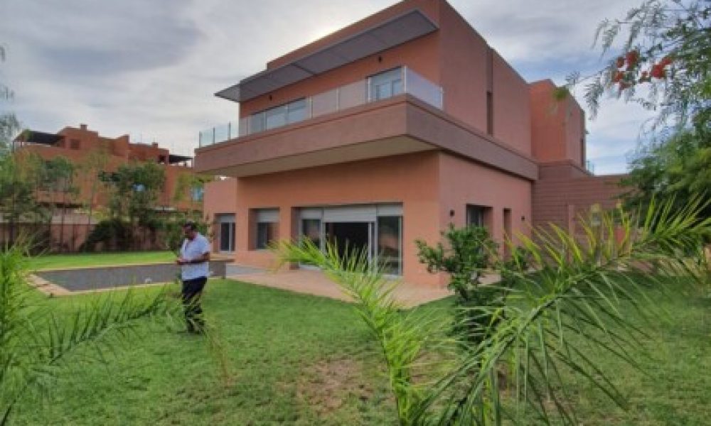 93030090-60c6-4c06-9bad-86a8de5c7d19